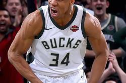 包含字母哥在湖人比赛中比分优势明显，绝杀引发热议！的词条