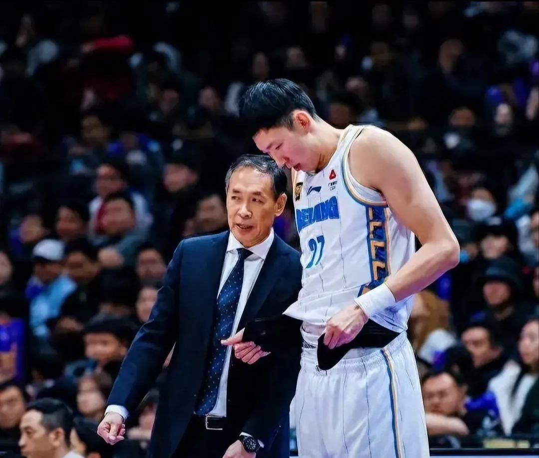 Rookie迎来五赛季出色发挥，篮网观众热烈欢呼！