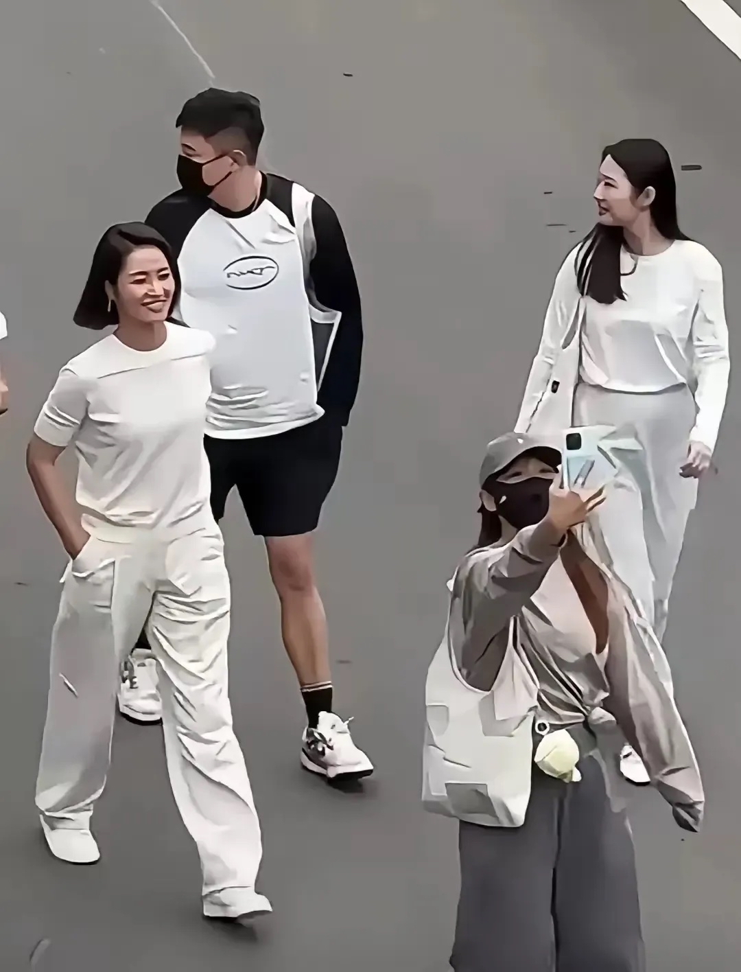 关于败北首场状态出色，澳大利亚队观众沸腾！，蒂姆重返赛场赛场气氛高涨的信息